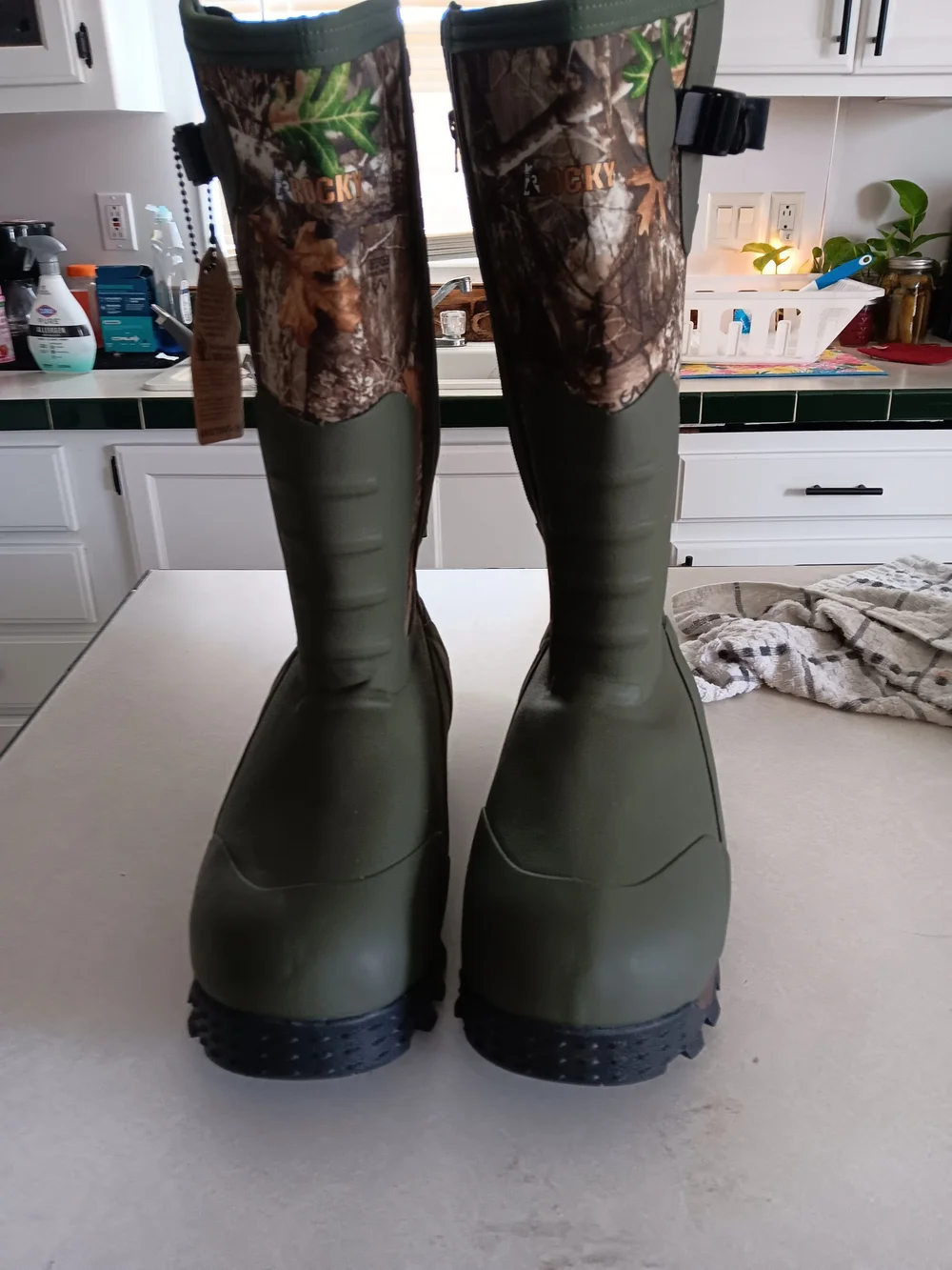 Mens Core Rubber Waterproof Outdoor Boot. Size 10.
